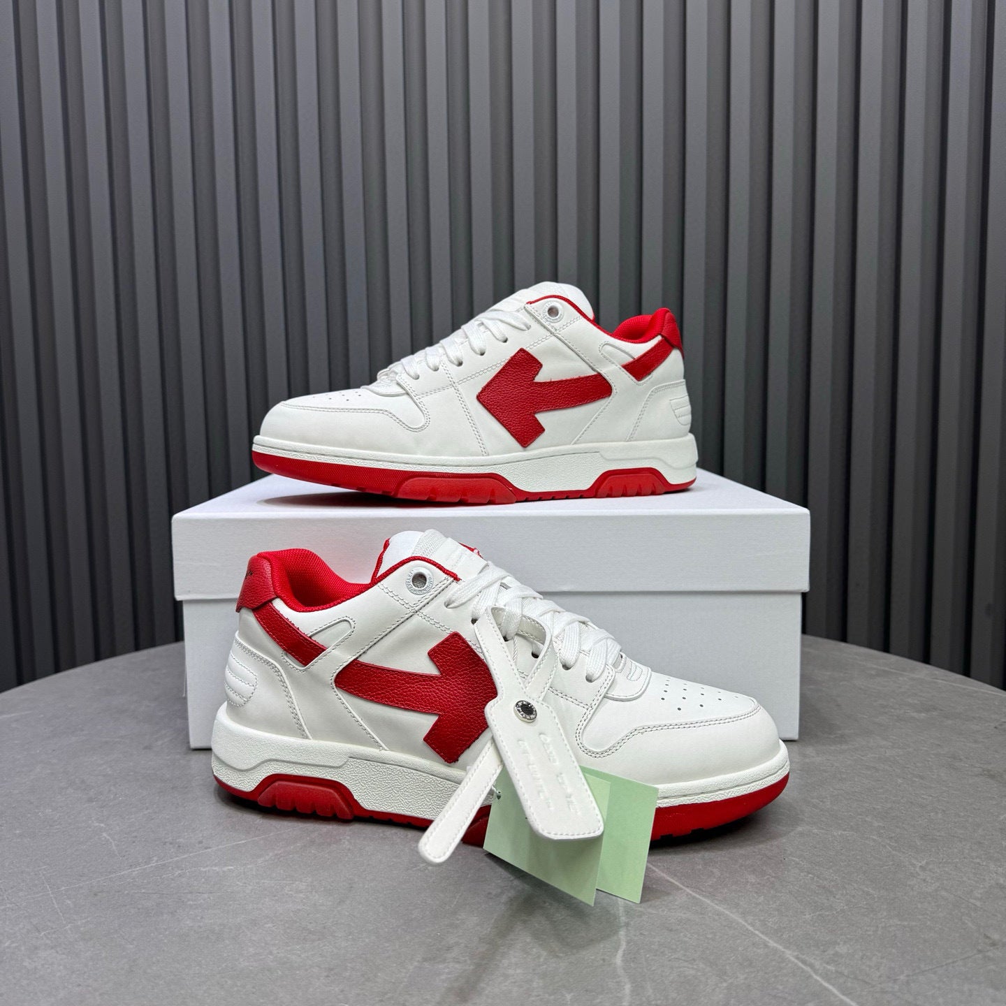 Tênis Off-White Out of Office