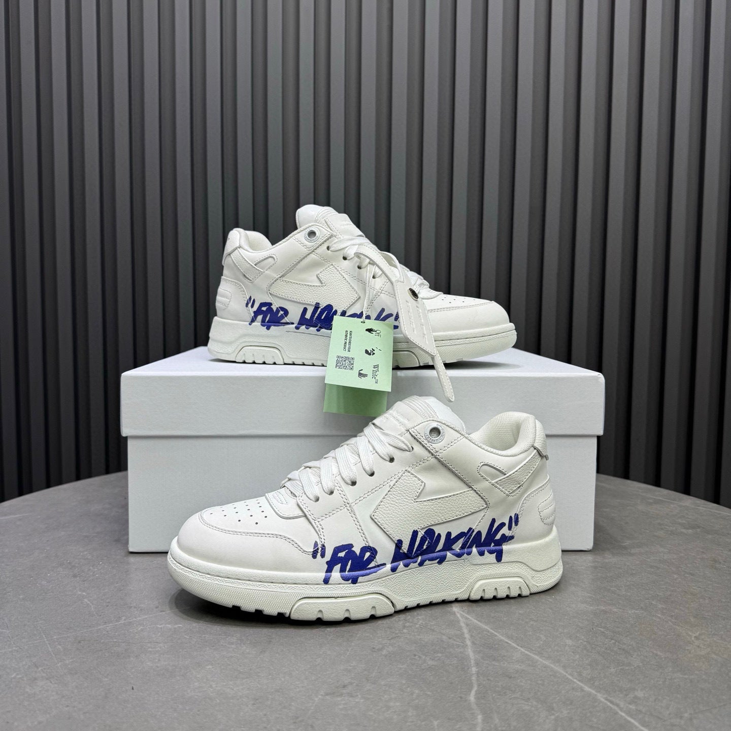 Tênis Off-White Out of Office For Walking