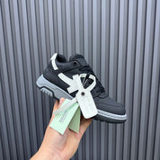 Tênis Off-White Out of Office de Couro