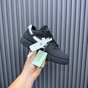 Tênis Off-White Out of Office