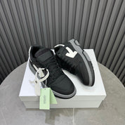 Tênis Off-White Out of Office de Couro