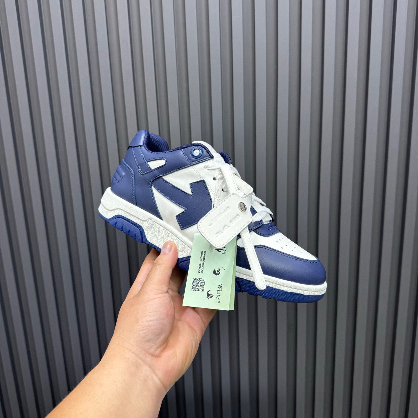 Tênis Off-White Out of Office