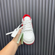 Tênis Off-White Out of Office