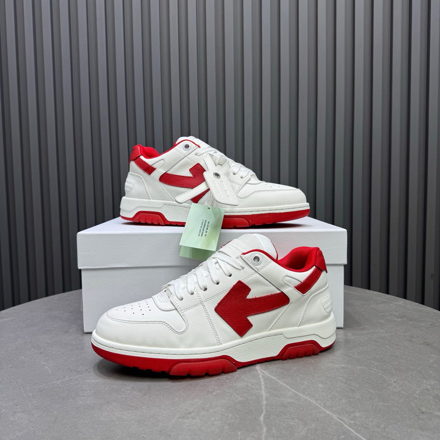 Tênis Off-White Out of Office