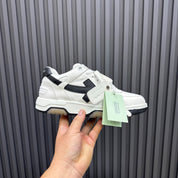 Tênis Off-White Out of Office