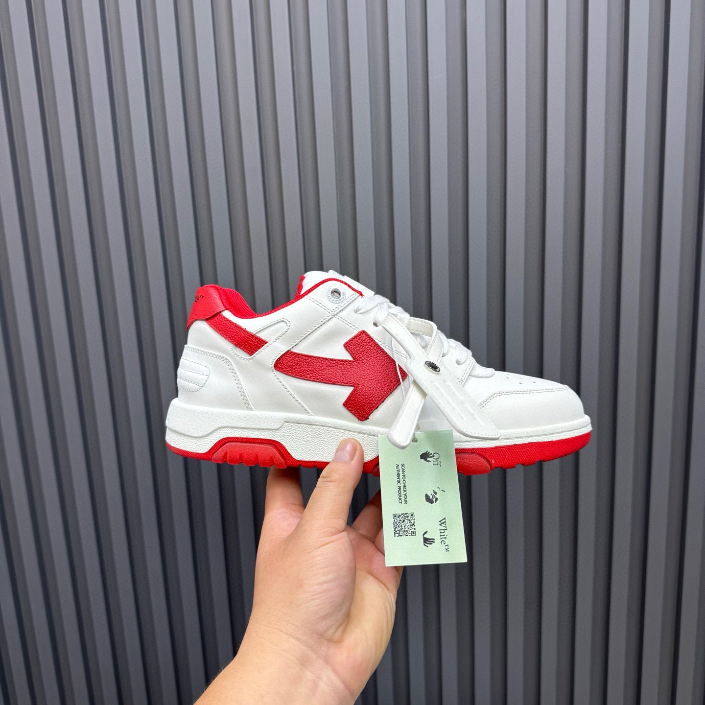 Tênis Off-White Out of Office