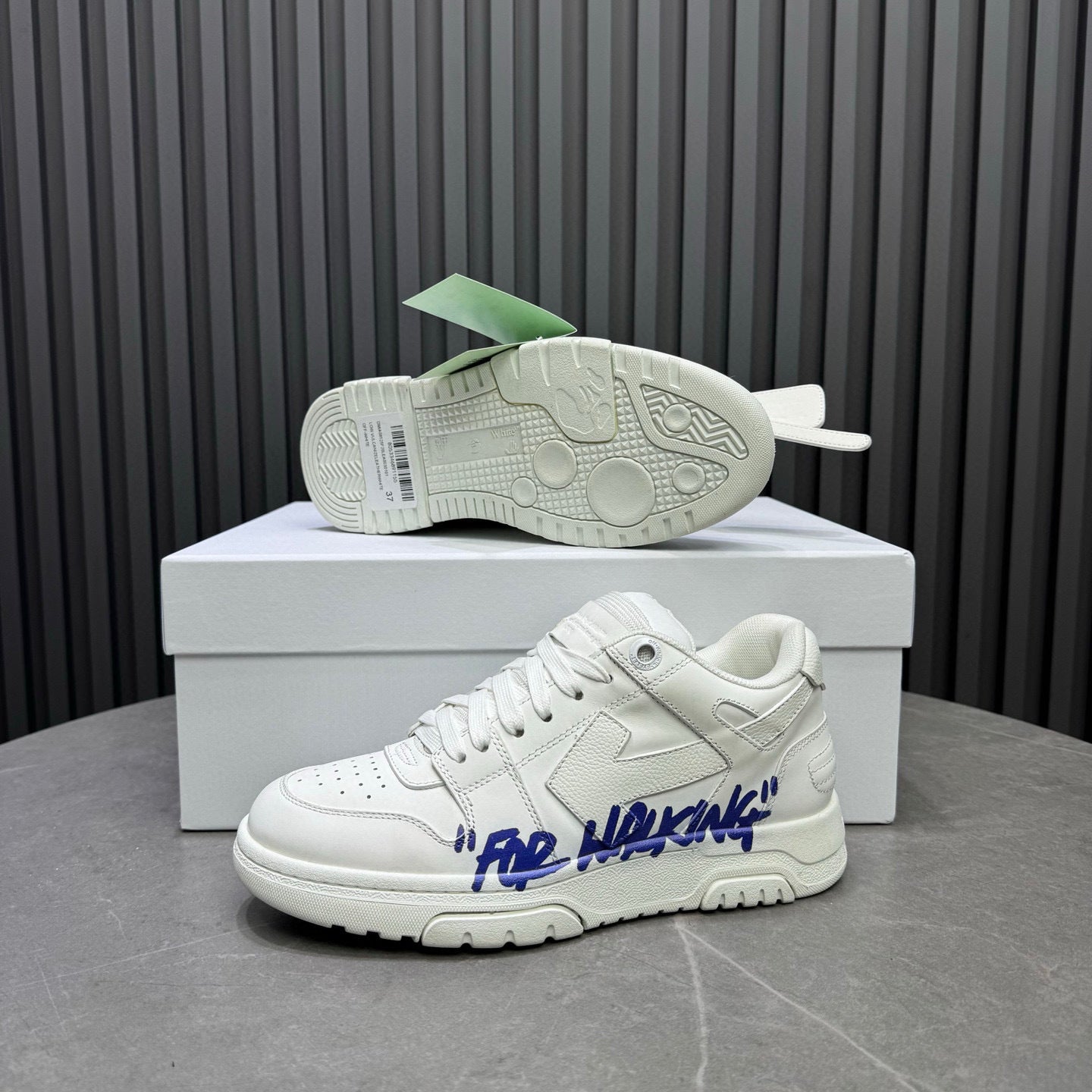 Tênis Off-White Out of Office For Walking